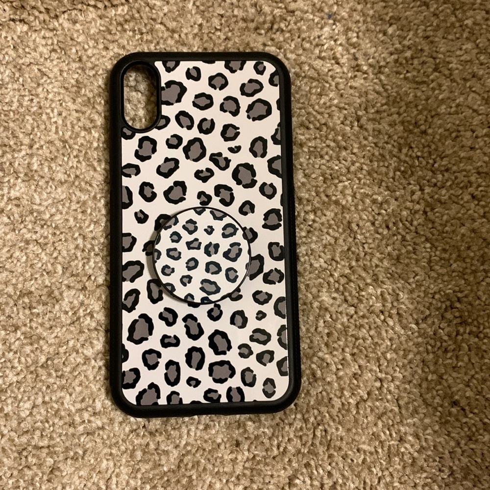 iPhone XR Cheetah Print Case with Matching Pop Grip